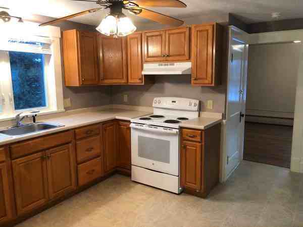 138 High St #B - Photo 3 of 14