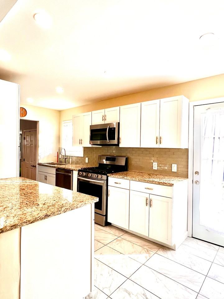 34 Harborage Ave - Photo 2 of 7