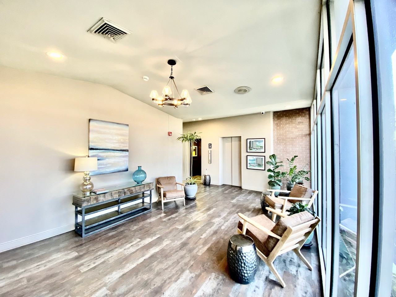 715 S Upper Broadway St #504 - Photo 2 of 23