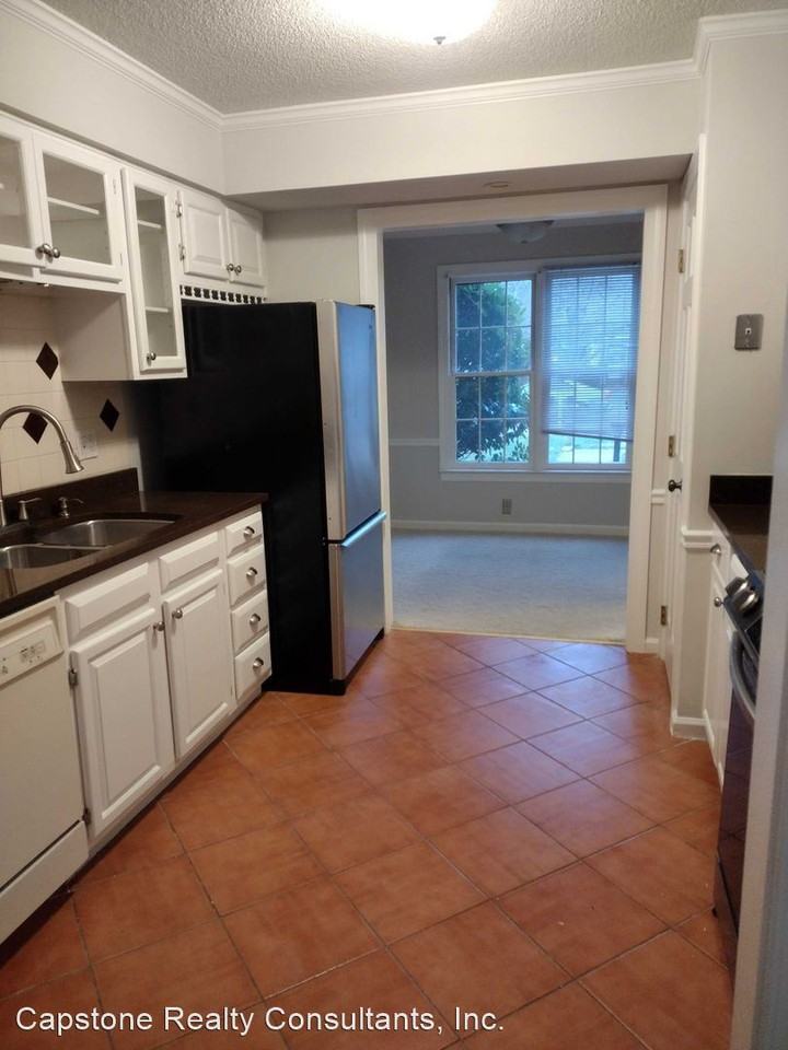 850 Brookleigh Ct - Photo 2 of 10