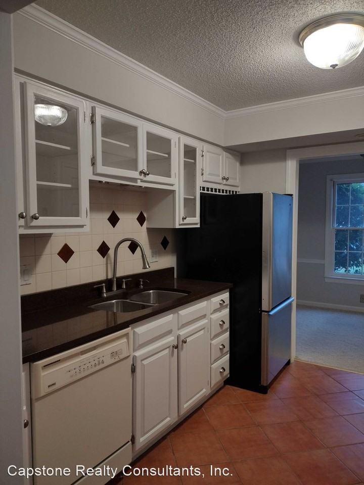 850 Brookleigh Ct - Photo 3 of 10