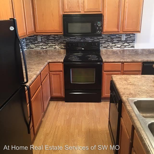 813 S. Robberson - Photo 3 of 9