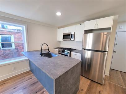 2109 Spring Garden - Photo 3 of 11