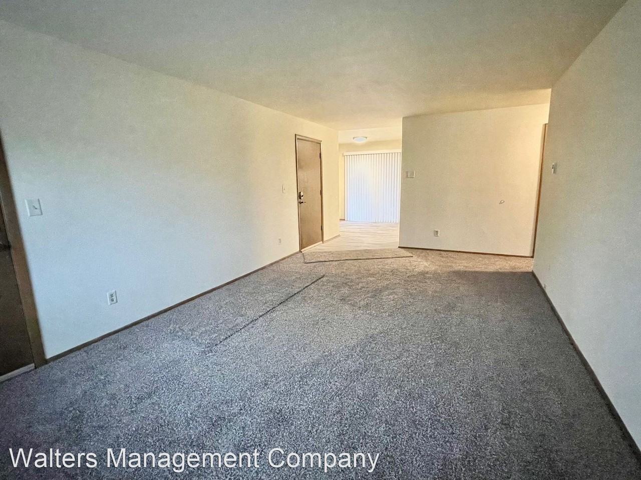 732-738 Mansfield Court - Photo 3 of 8