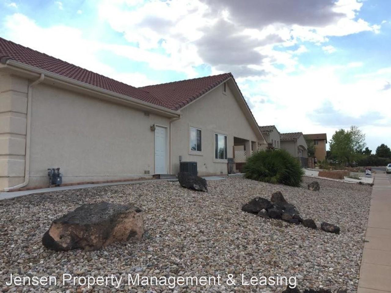 1807 Desert Dawn Dr - Photo 2 of 27