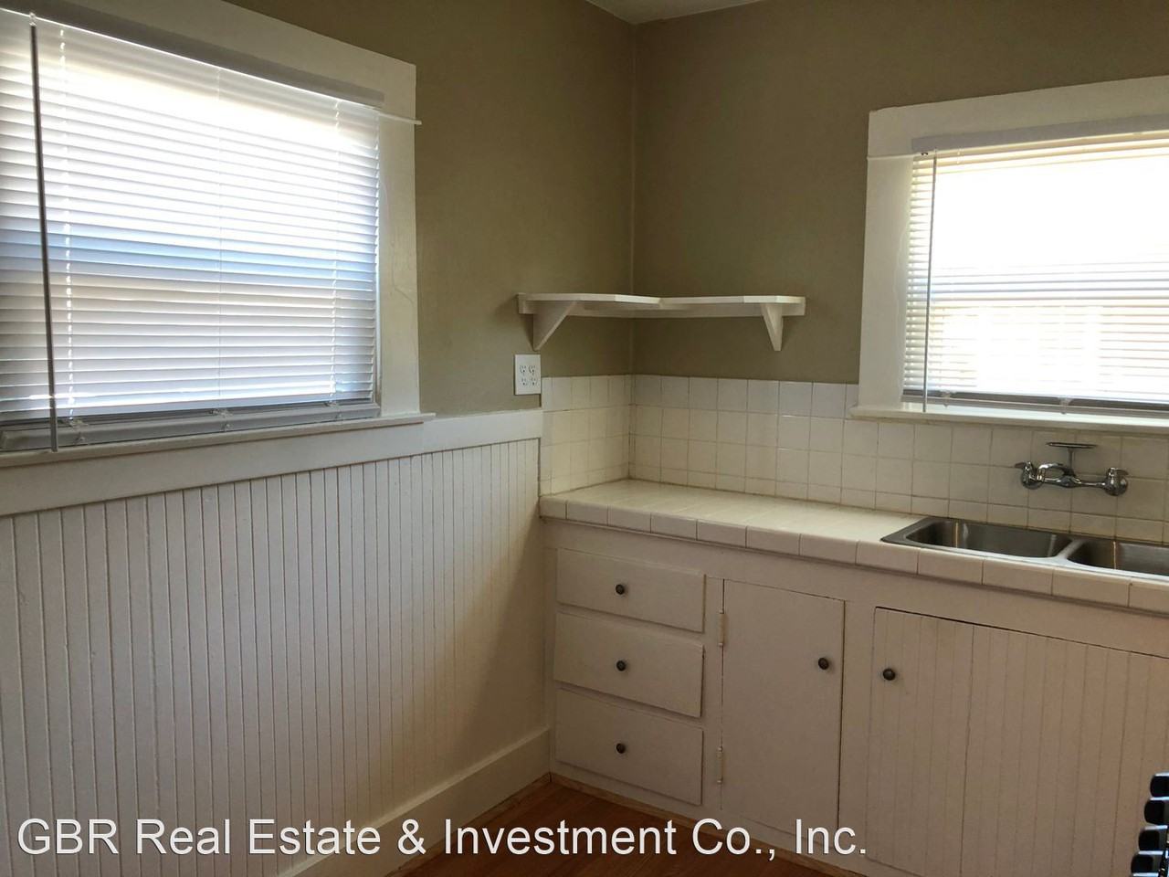 105 Los Vegas Ave - Photo 2 of 15