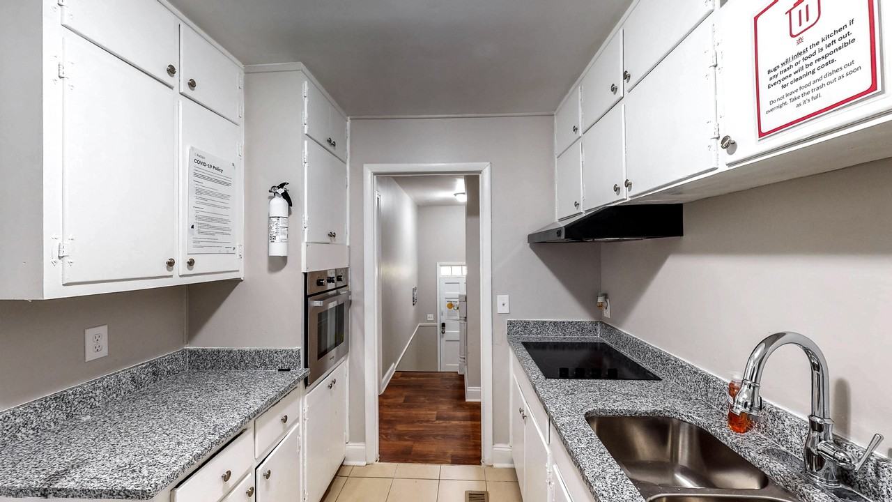 Camelot Pkwy - Photo 2 of 6