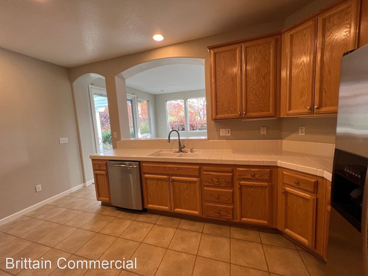 512 Sutherland Ranch Ln - Photo 3 of 21