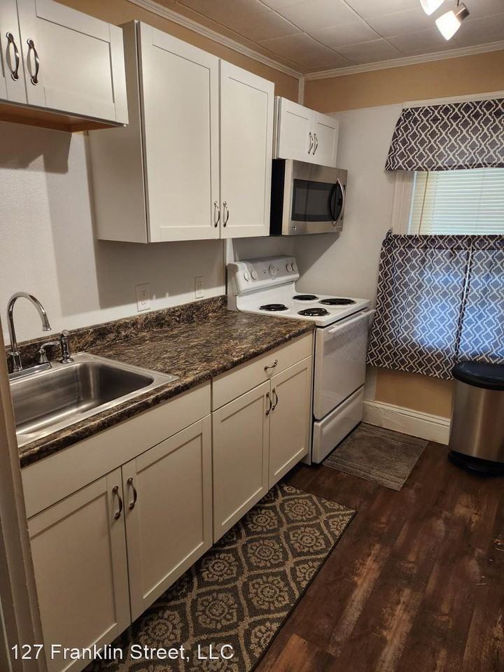 98 100 Parkview Avenue Apartments in Bangor, ME 04401 Zumper