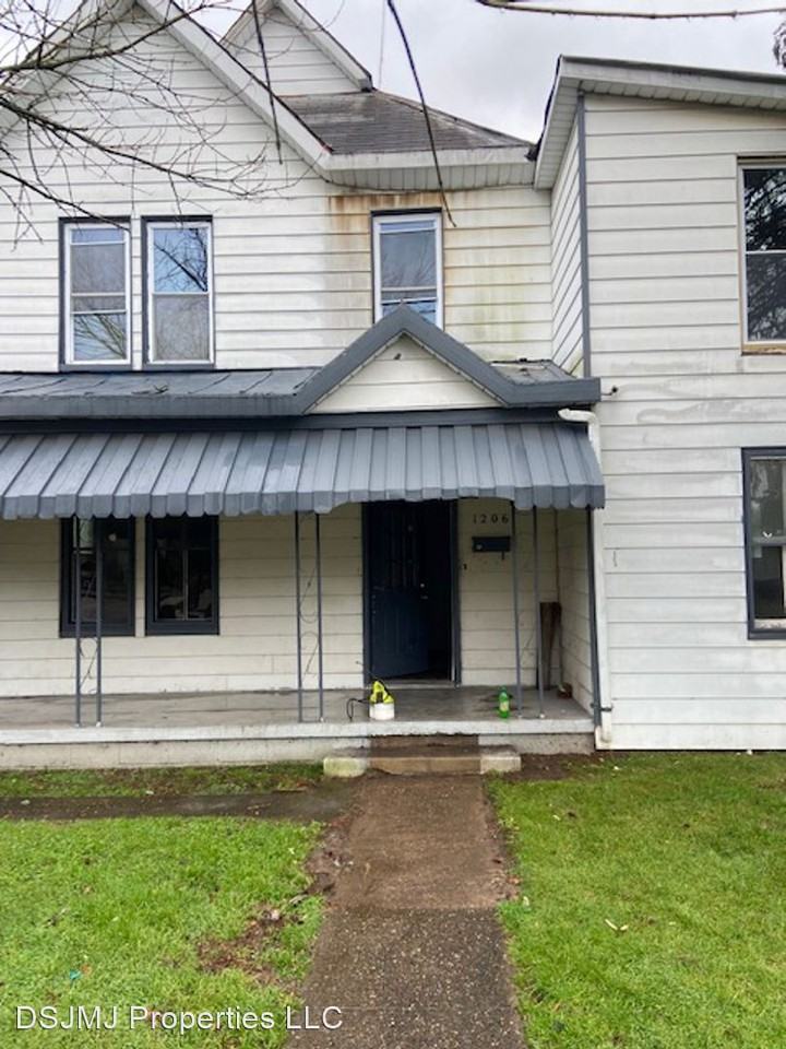 1206 Lynn St Apartments in Parkersburg, WV 26101 Zumper