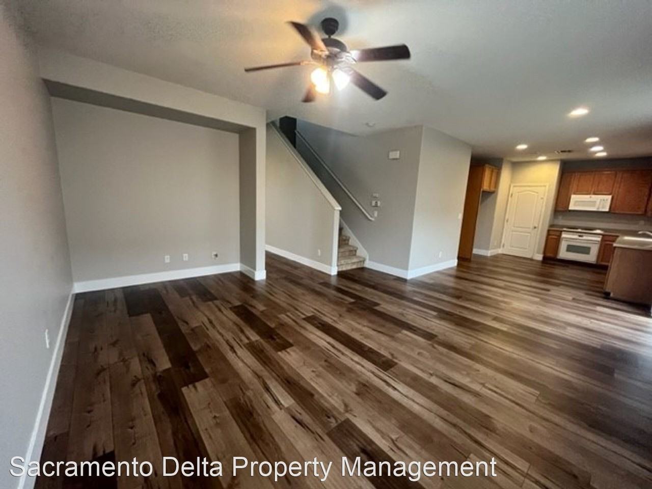 5133 Kankakee Dr - Photo 3 of 22