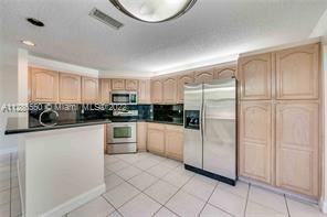 1431 Nw 105th Ave - Photo 2 of 21