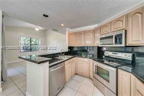 1431 Nw 105th Ave - Photo 3 of 21