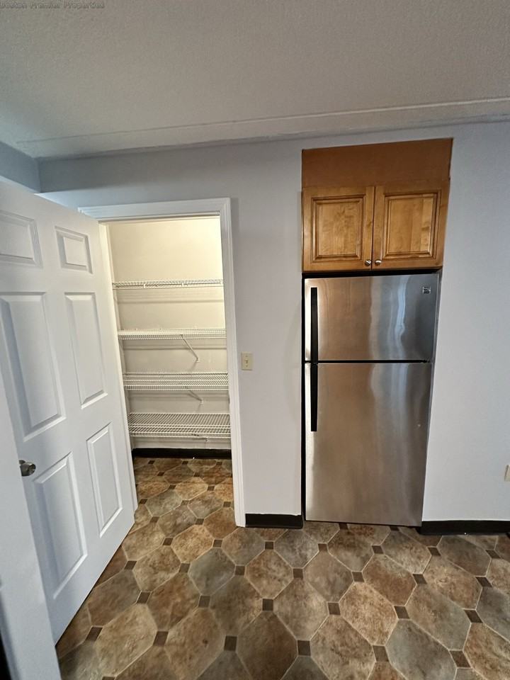 Presidents Lane #405 - Photo 3 of 13