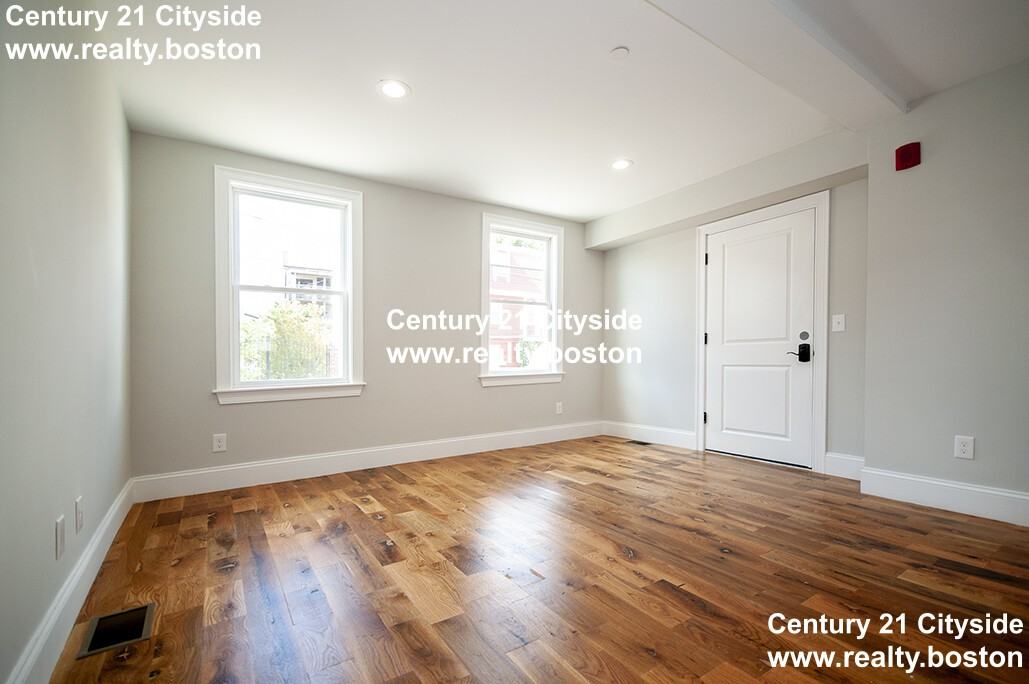 89 Morris St #1 - Photo 3 of 31