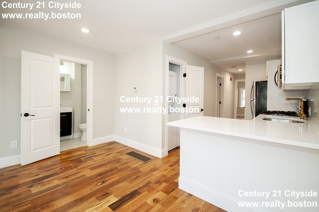 89 Morris St #1 - Photo 4 of 31