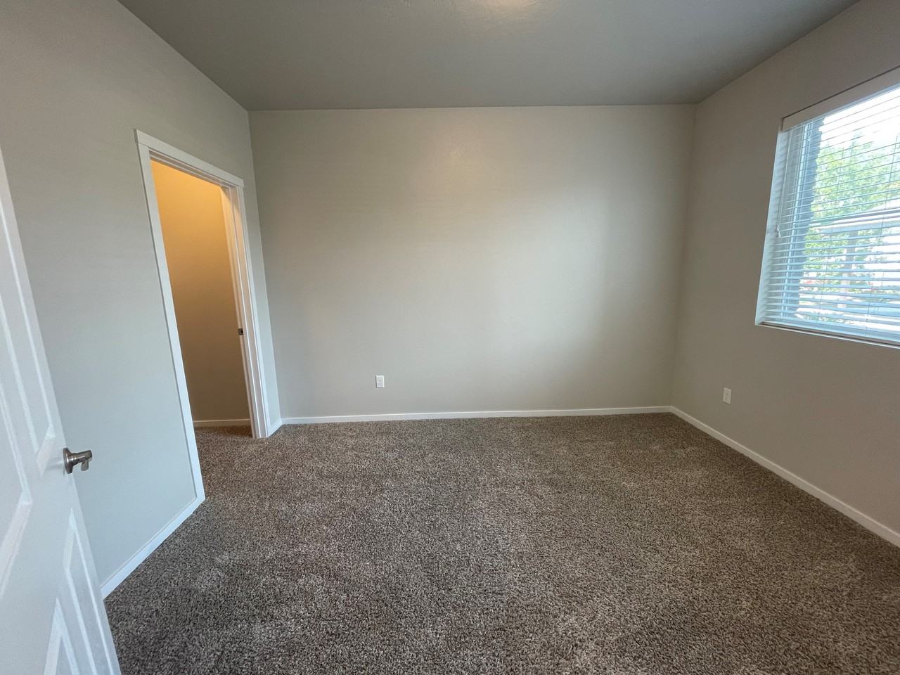 2655 N Fastwater Ave - Photo 6 of 33