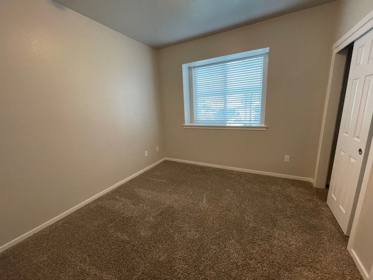 2671 N Fastwater Ave - Photo 7 of 33