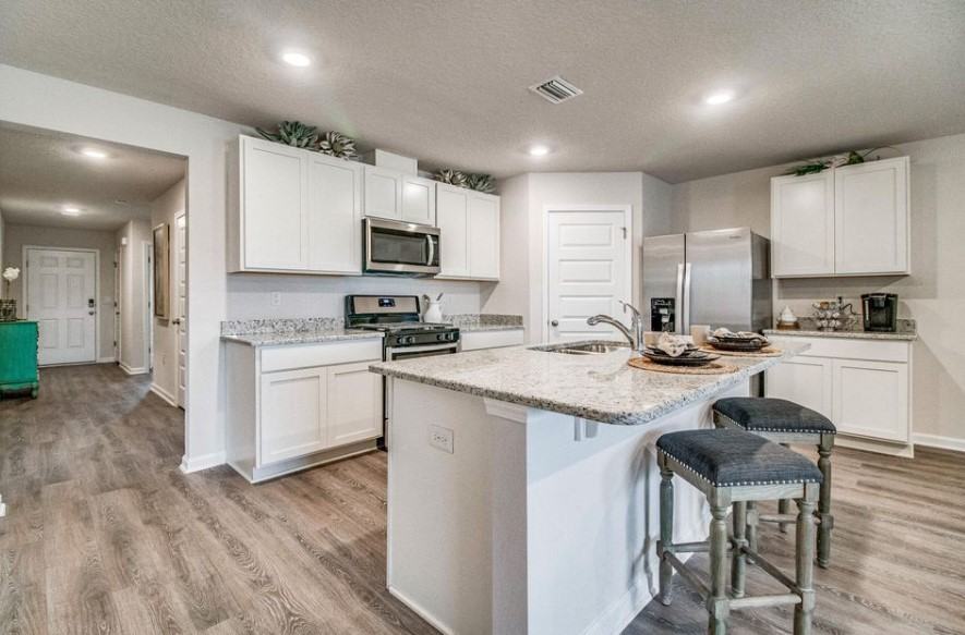 719 Quintana St - Photo 3 of 16