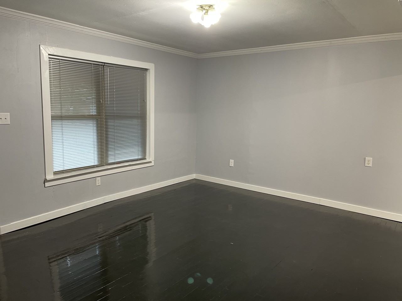 401 S Booker St - Photo 4 of 17