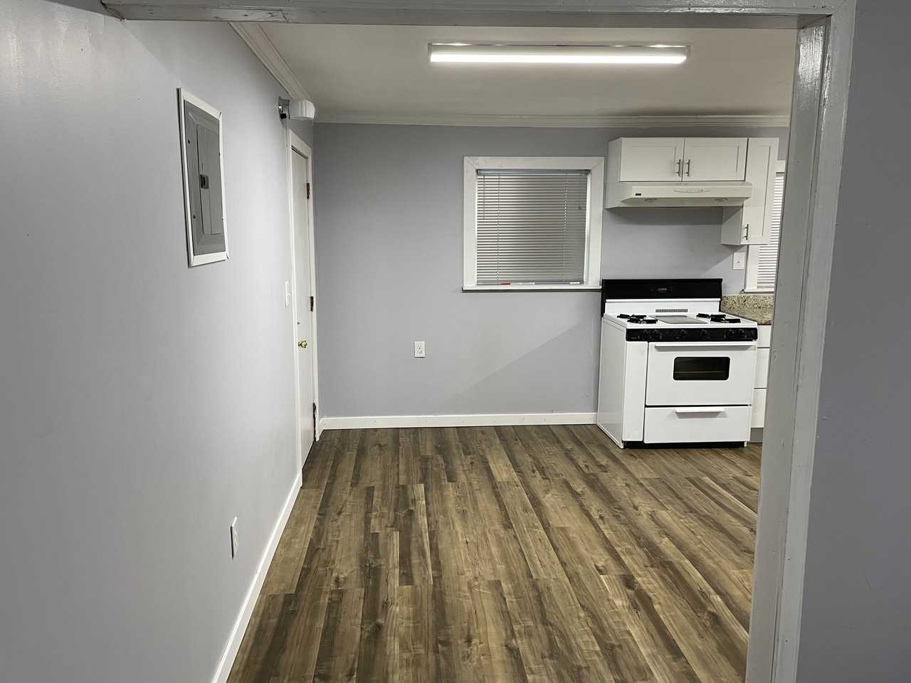 401 S Booker St - Photo 6 of 17