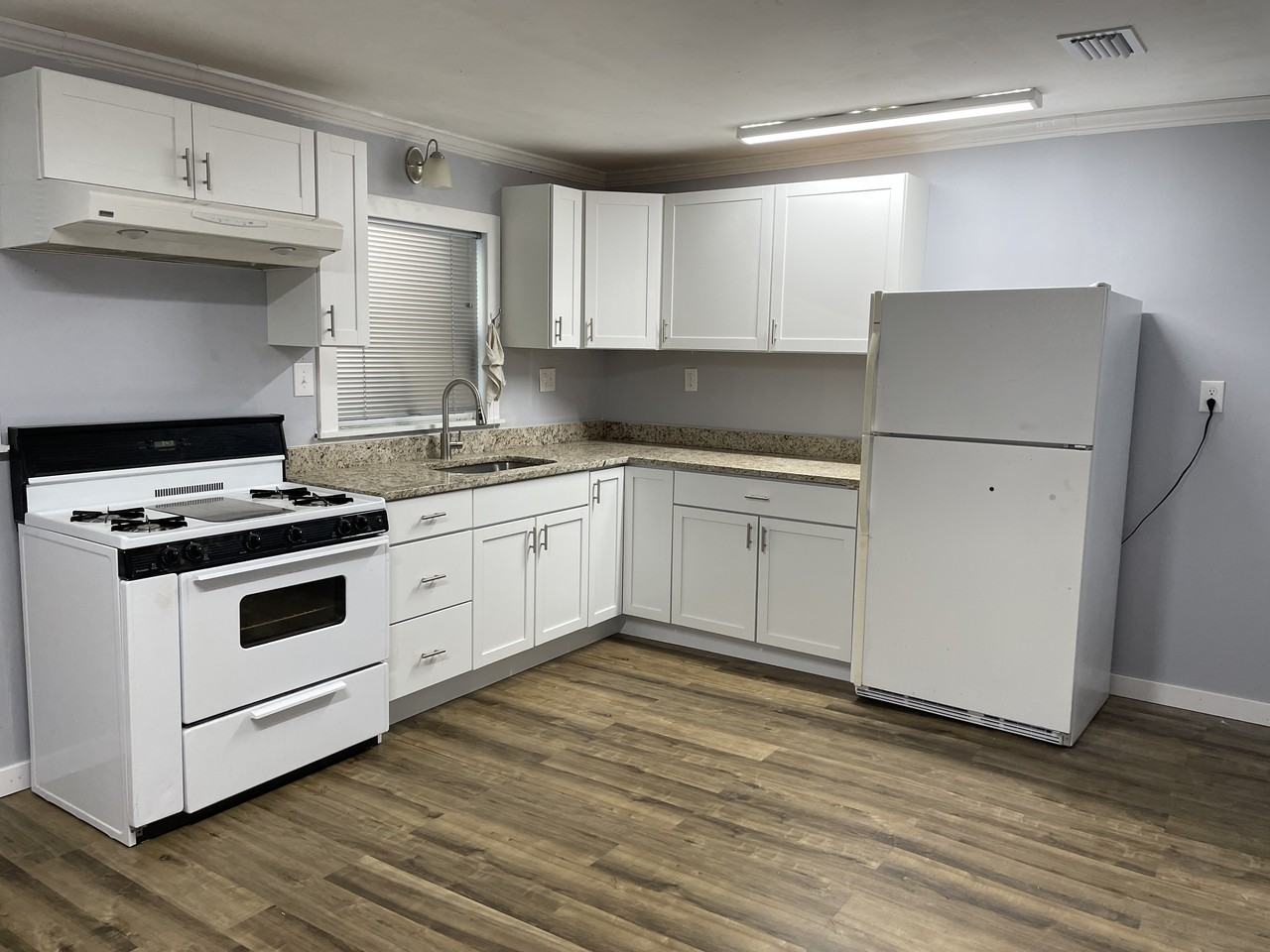 401 S Booker St - Photo 7 of 17