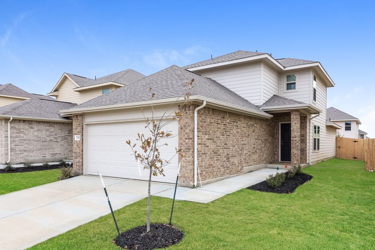 2346 Redlove Dr - Photo 3 of 14