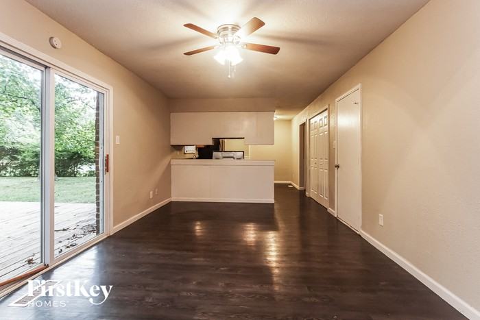 5507 Somers Dr - Photo 3 of 15