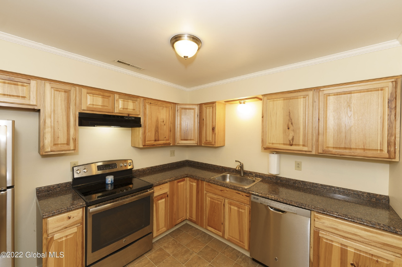 12 Whispering Pines Rd - Photo 3 of 25