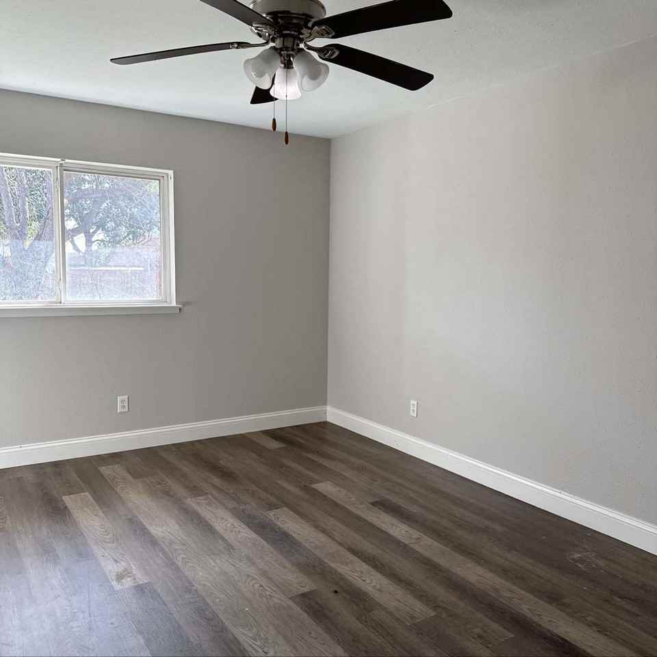 422 Woodmere Dr #1 - Photo 6 of 18