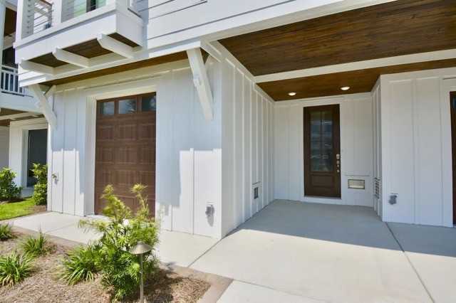 18 18 Seagull Street - 1Unit B #1 - Photo 3 of 36