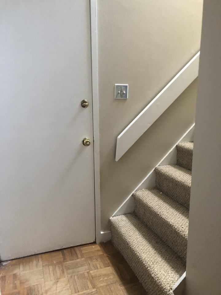 709 S American St #2R - Photo 5 of 10