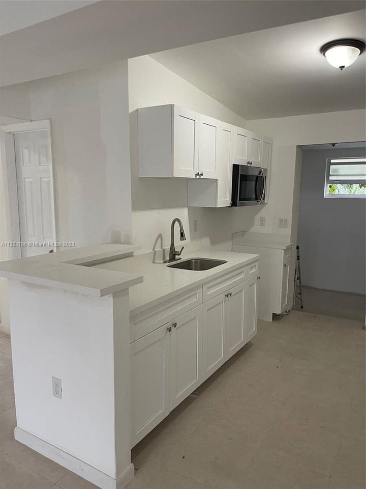 1820 Rutland St #1820 - Photo 2 of 8