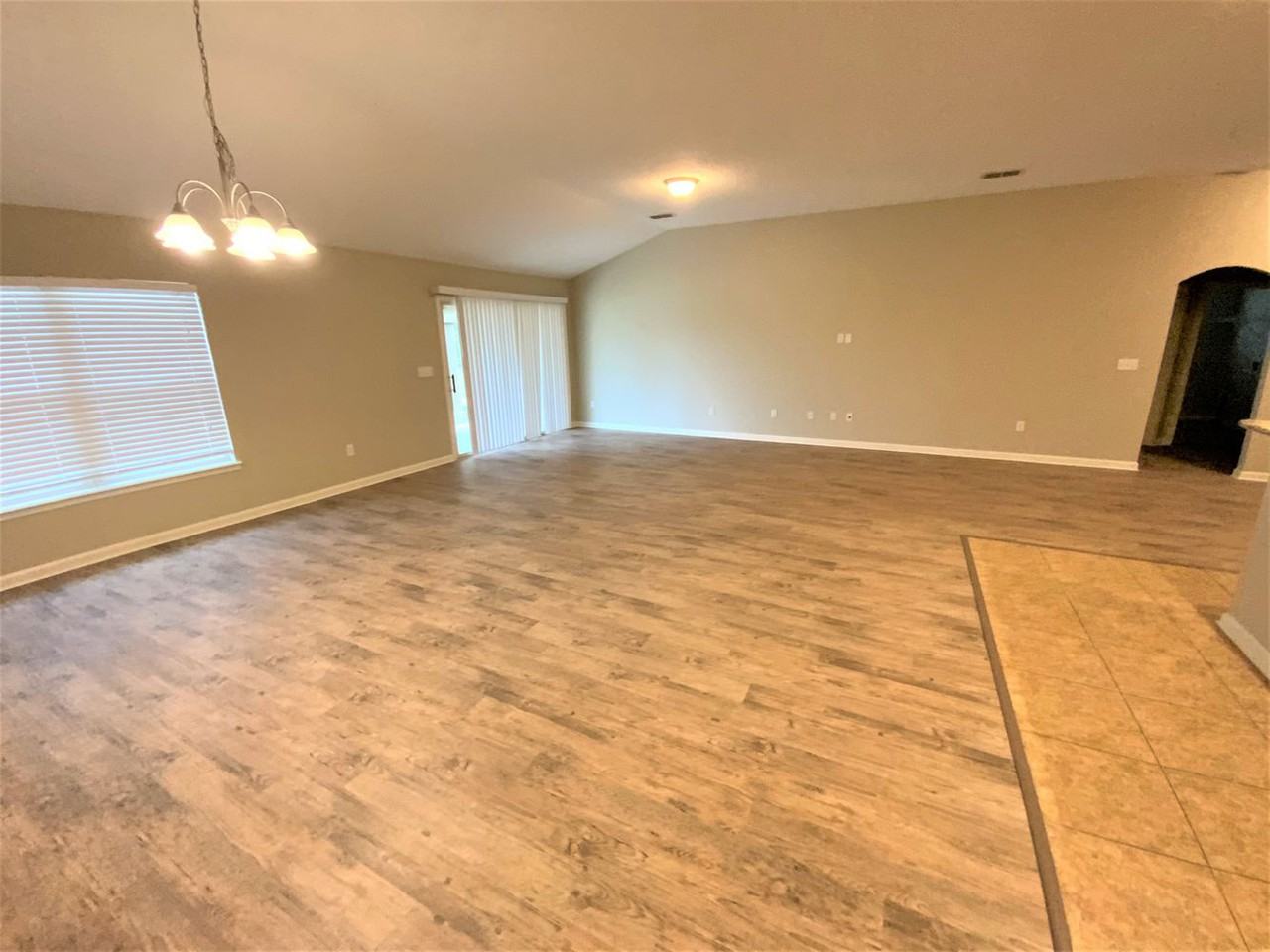 179 Scotland Yard Blvd - Photo 2 of 13