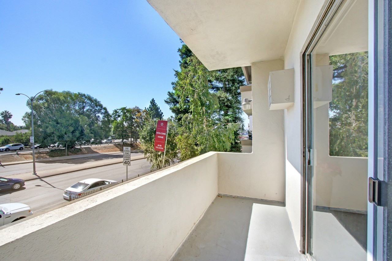 Sepulveda Manhattan Apartments - Photo 5 of 17