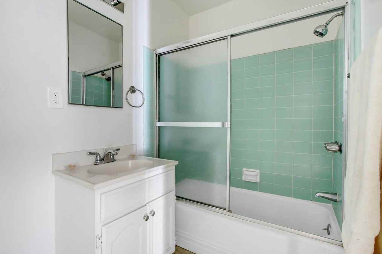 Sepulveda Manhattan Apartments - Photo 6 of 17