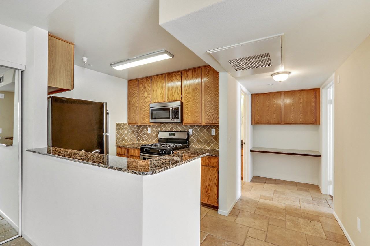 Sophia Ridge - Photo 6 of 36