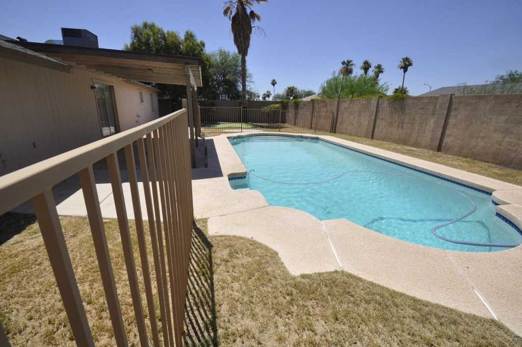 1602 W Wood Dr - Photo 2 of 11