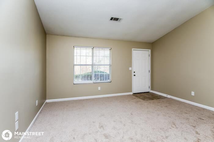 101 Reeves Rd - Photo 2 of 15
