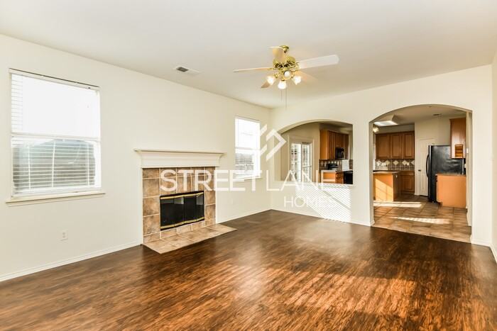 4637 Springway Ln - Photo 3 of 15