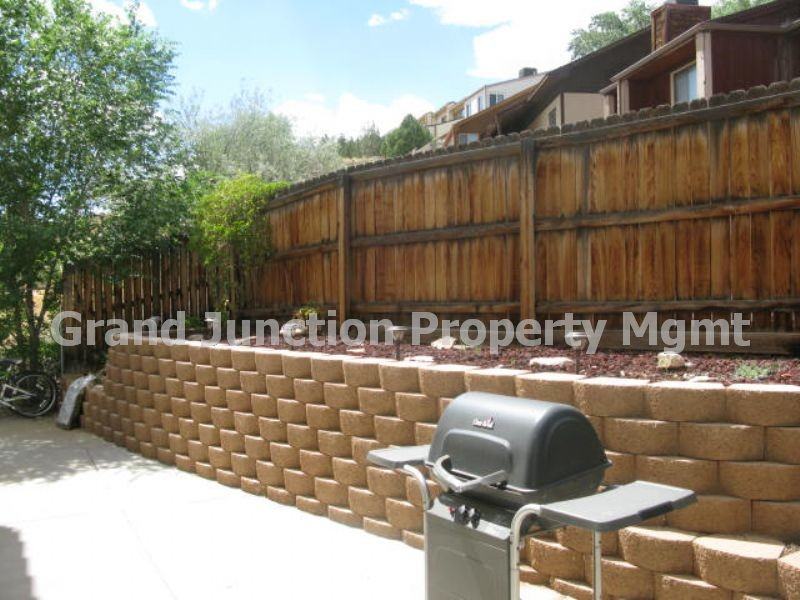 353 School Ridge Rd - Photo 3 of 11