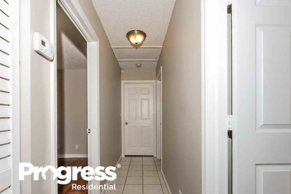 1606 W 23rd St - Photo 3 of 24