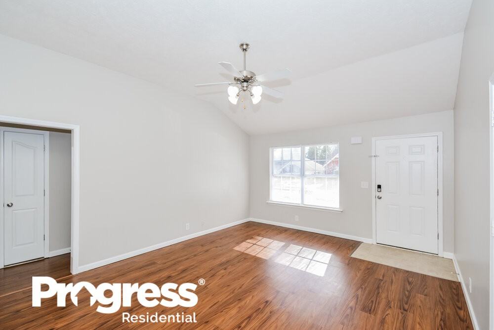 1429 Priestshore Bay - Photo 3 of 16