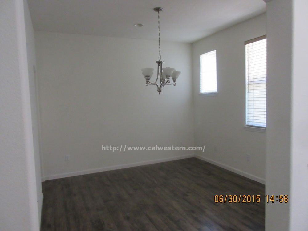 485 S 22nd St - Photo 3 of 6