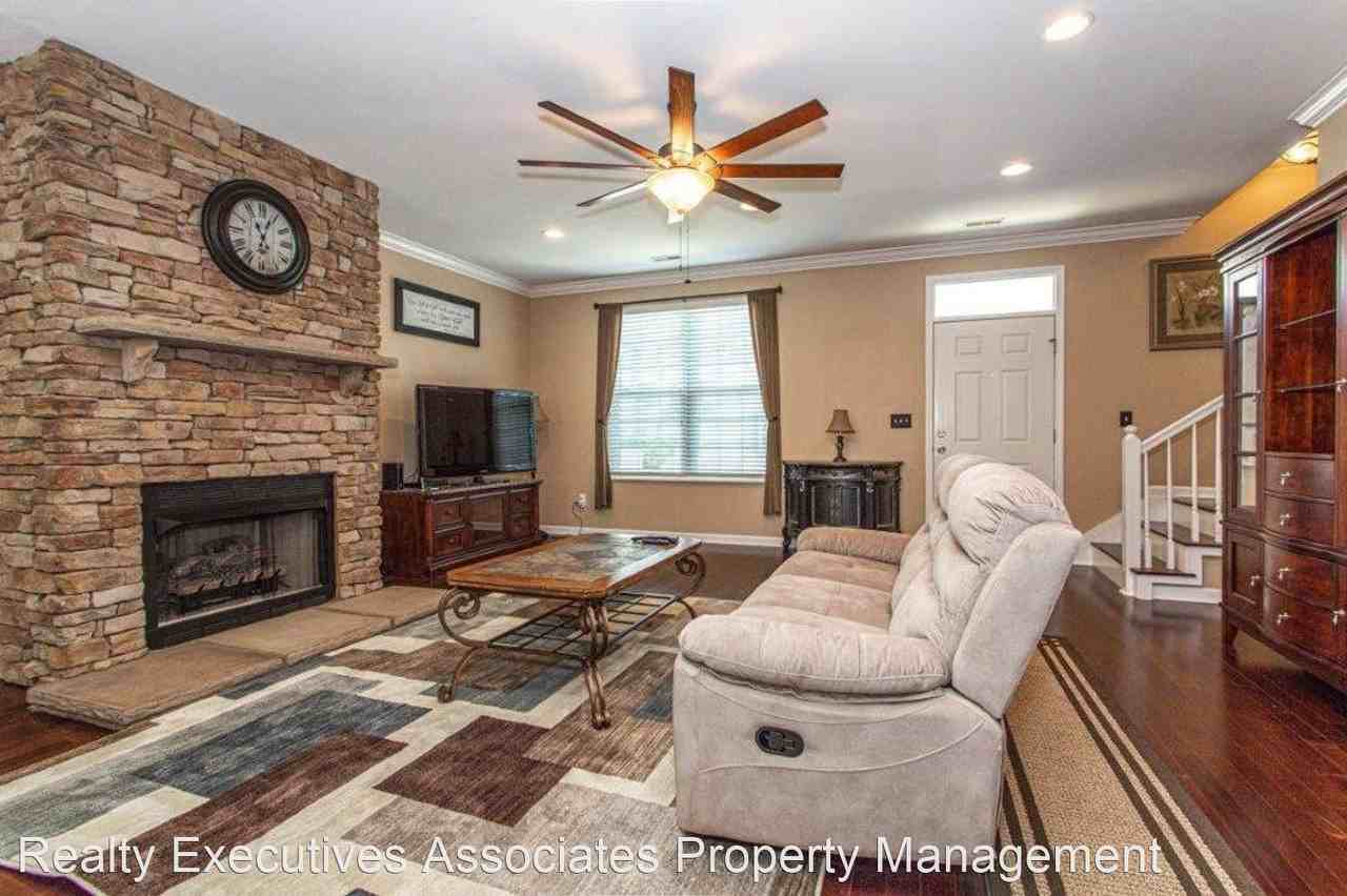 10714 Prince Albert Way - Photo 3 of 21