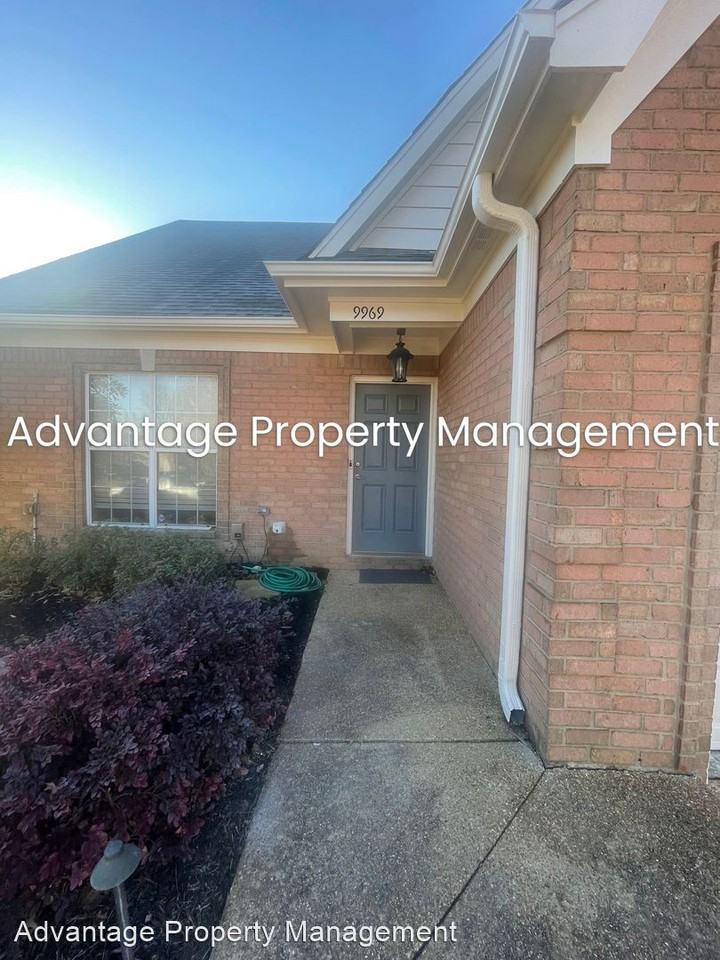 9969 Woodland Bend Dr - Photo 3 of 33