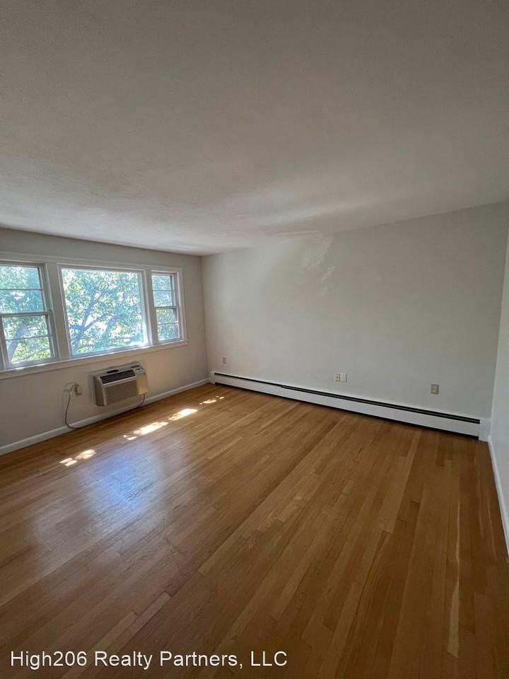 206 High St. - Photo 3 of 5