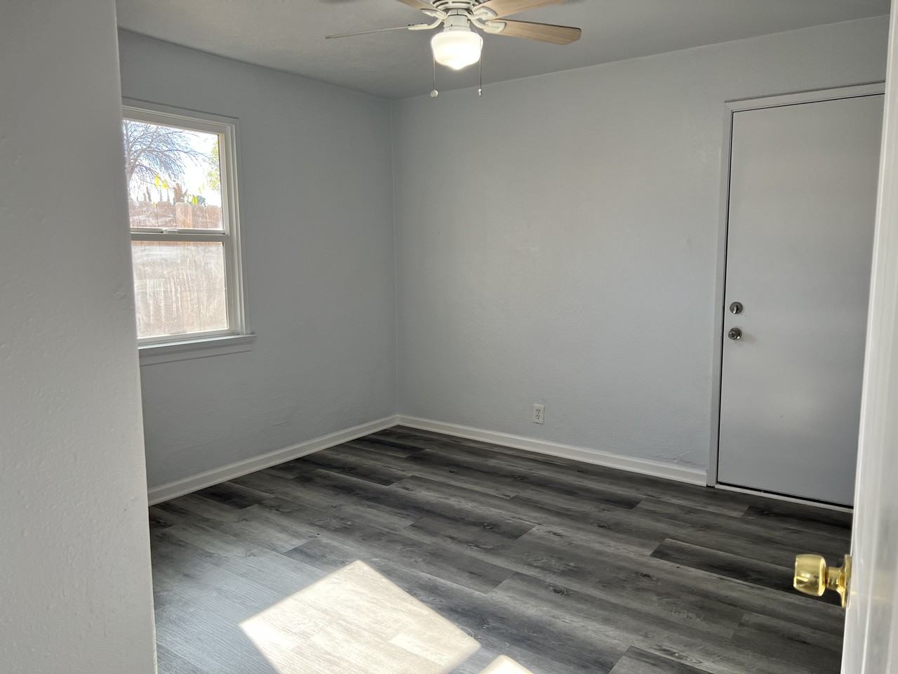 6980 Fairfax Dr - Photo 2 of 17