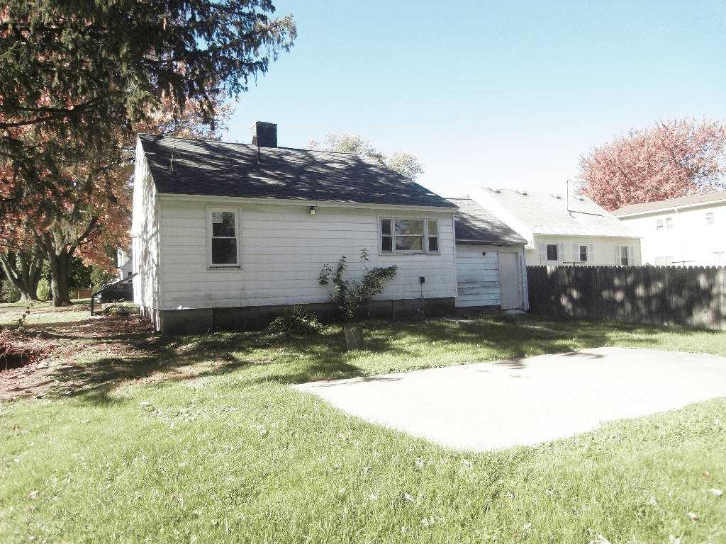 300 Boston Rd - Photo 2 of 13