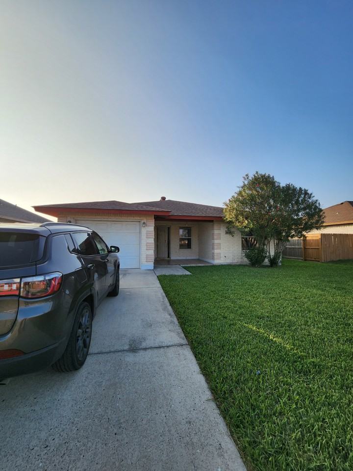 1026 Easter Lilly Dr - Photo 2 of 36
